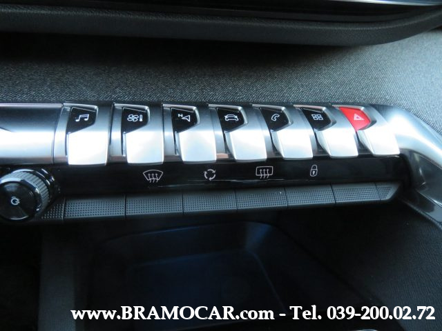 PEUGEOT 3008 usata, con USB