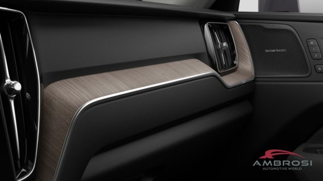 VOLVO XC60 usata 13