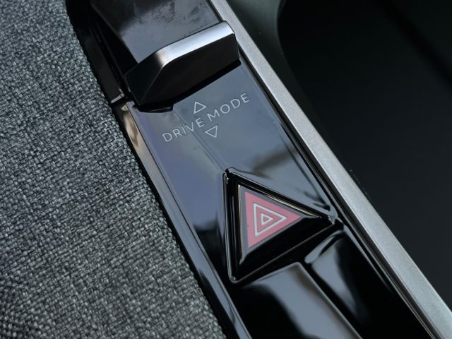 PEUGEOT 3008 usata, con Autoradio digitale