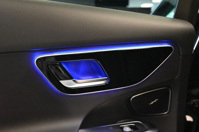 MERCEDES-BENZ C 300 usata 56