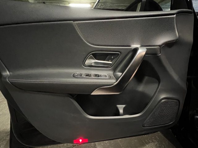 MERCEDES-BENZ A 200 usata, con Fari LED