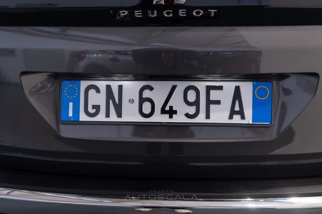 PEUGEOT 3008 usata, con Climatizzatore automatico, 2 zone