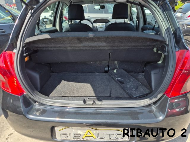 TOYOTA Yaris usata, con Cerchi in lega