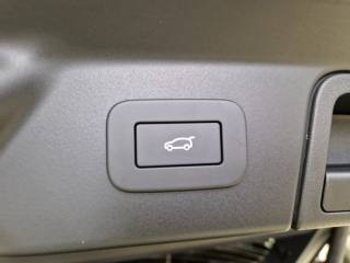 LAND ROVER Range Rover Velar usata, con Park Distance Control