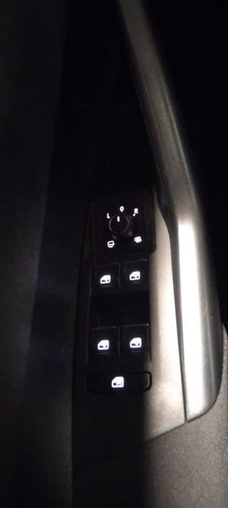 VOLKSWAGEN Taigo usata, con Sensore di luce