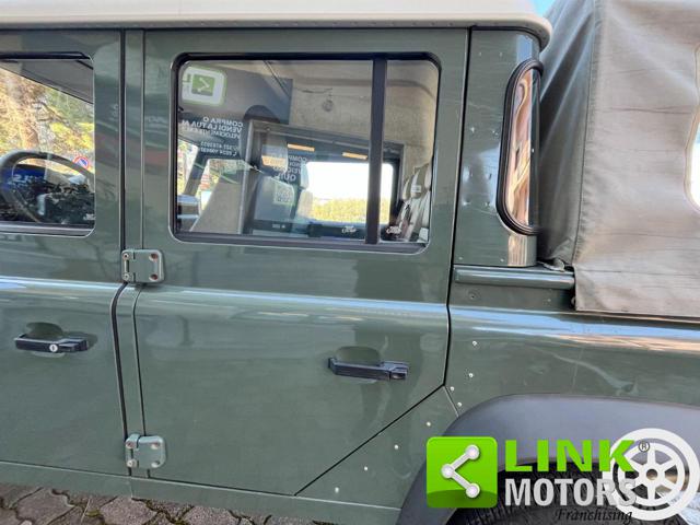 LAND ROVER Defender usata 27
