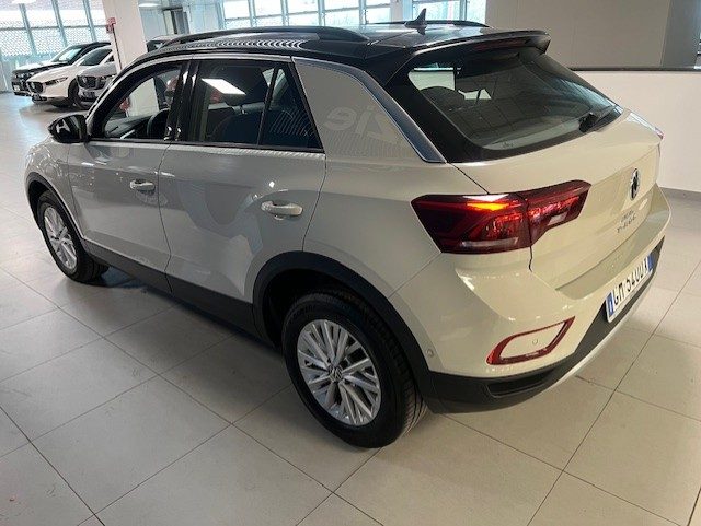 VOLKSWAGEN T-Roc usata, con Autoradio