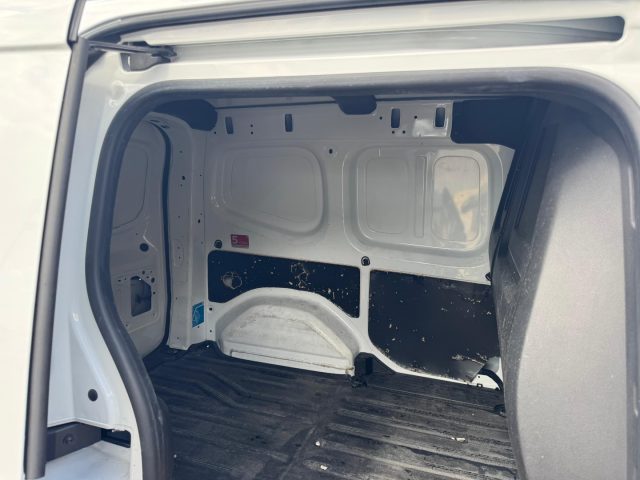 NISSAN Townstar usata, con Controllo automatico clima