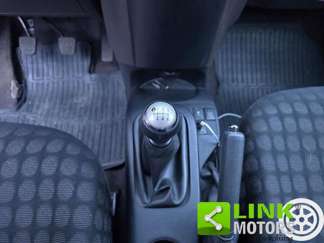 TOYOTA iQ usata, con Controllo automatico clima