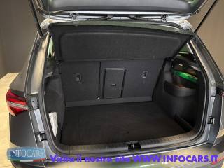 SKODA Karoq usata, con Sedile posteriore sdoppiato