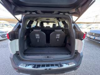 PEUGEOT 5008 usata, con Sedile posteriore sdoppiato