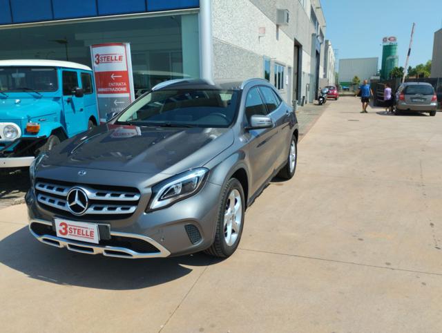 MERCEDES-BENZ GLA 180 usata, con Airbag