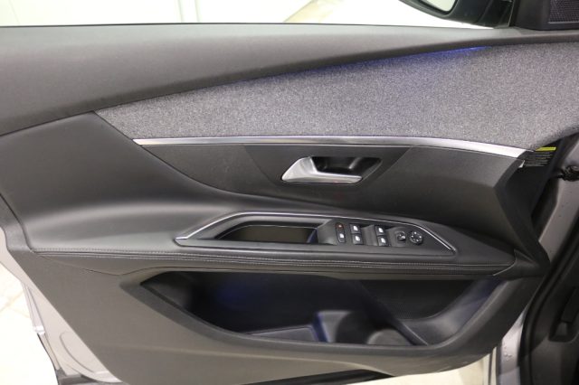 PEUGEOT 5008 usata, con Head-up display