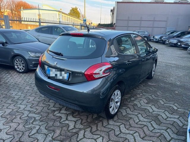 PEUGEOT 208 usata, con Autoradio