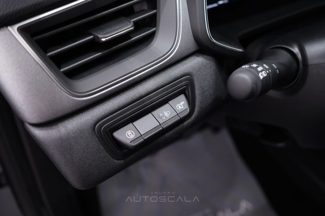 RENAULT Captur usata, con Volante in pelle