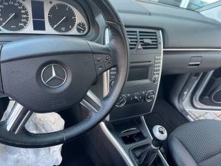 MERCEDES-BENZ B 200 usata, con Chiusura centralizzata