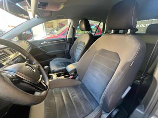 VOLKSWAGEN Golf usata, con Autoradio