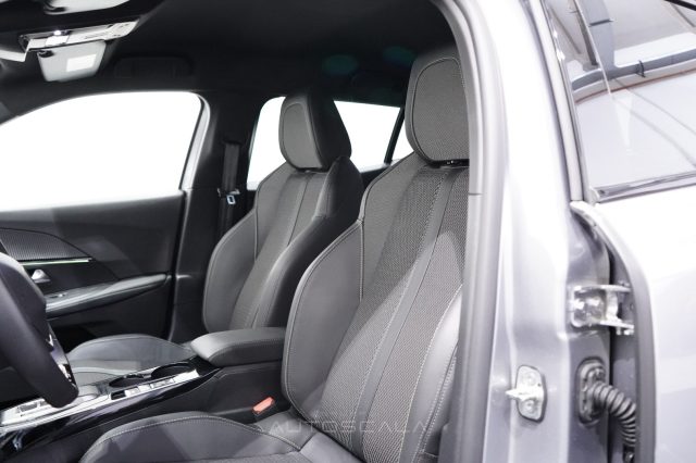PEUGEOT 2008 usata, con Sistema di navigazione