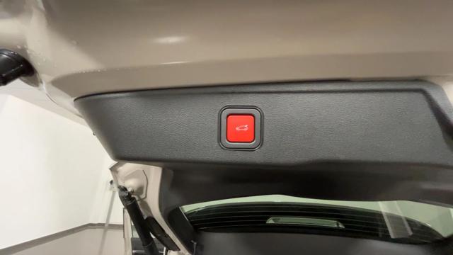 JEEP Avenger usata, con Interni in pelle