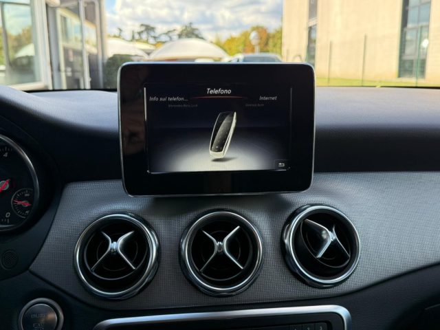 MERCEDES-BENZ GLA 180 usata, con Lettore CD