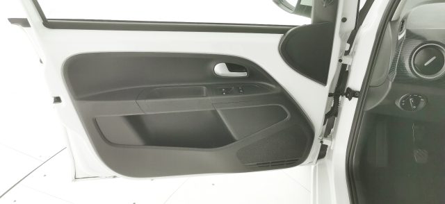 VOLKSWAGEN up! usata 49