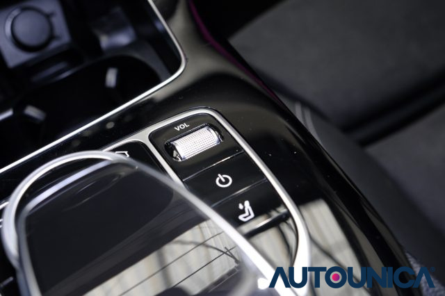 MERCEDES-BENZ E 220 usata, con Specchietti laterali elettrici