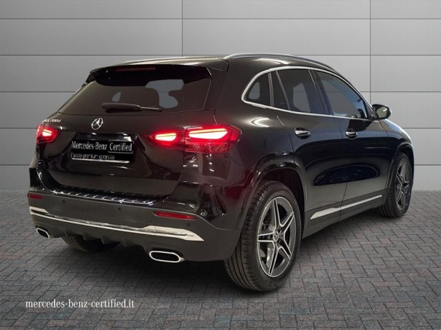 MERCEDES-BENZ GLA 200 usata, con Airbag
