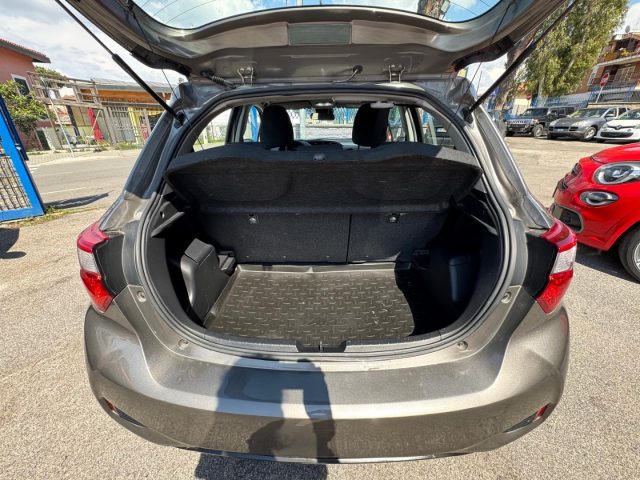 TOYOTA Yaris usata, con Touch screen