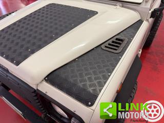 LAND ROVER Defender usata 26