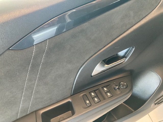 OPEL Corsa usata, con Park Distance Control