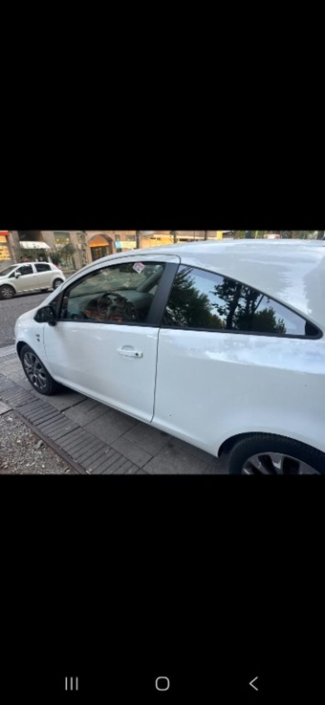 OPEL Corsa usata, con Airbag laterali
