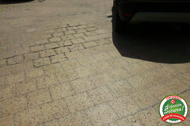 OPEL Crossland usata, con Sensori di parcheggio anteriori