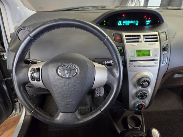 TOYOTA Yaris usata, con Servosterzo