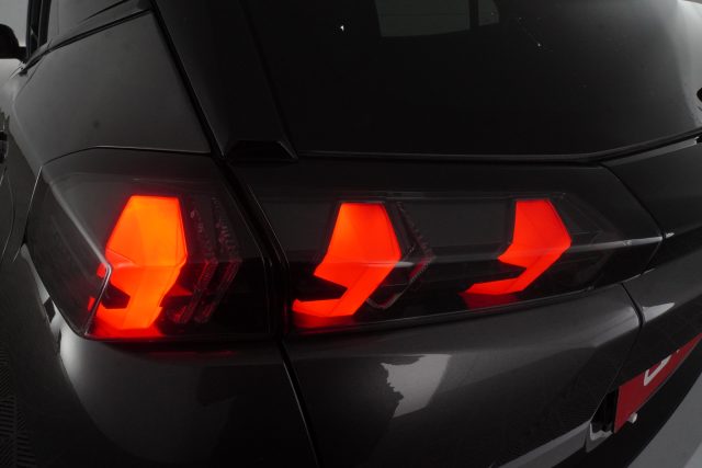 PEUGEOT 2008 usata 16