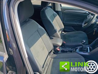 VOLKSWAGEN T-Roc usata, con Sedile posteriore sdoppiato