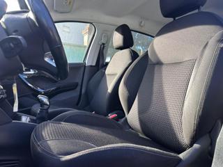 PEUGEOT 208 usata, con Alzacristalli elettrici