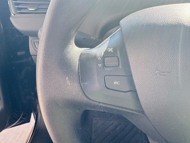 PEUGEOT 208 usata, con Schermo multifunzione interamente digitale