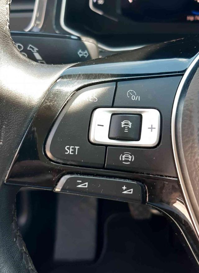VOLKSWAGEN T-Roc usata 35