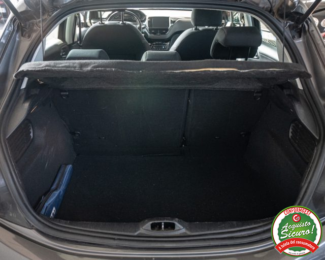 PEUGEOT 208 usata, con Touch screen