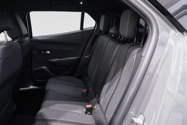 PEUGEOT 2008 usata, con Specchietti laterali elettrici