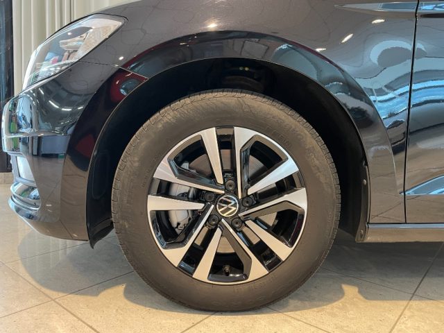 VOLKSWAGEN Touran usata, con Park Distance Control