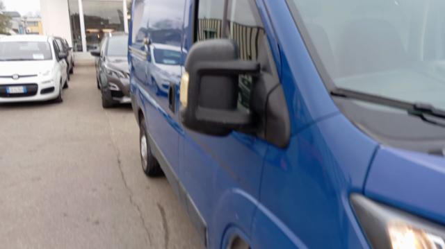 PEUGEOT Boxer usata, con Volante multifunzione