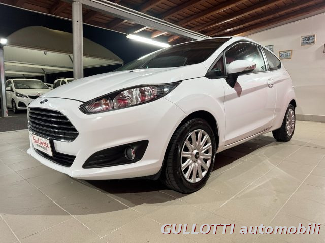 FORD Fiesta usata, con Autoradio