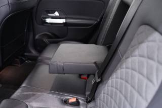MERCEDES-BENZ GLB 200 usata, con Frenata d