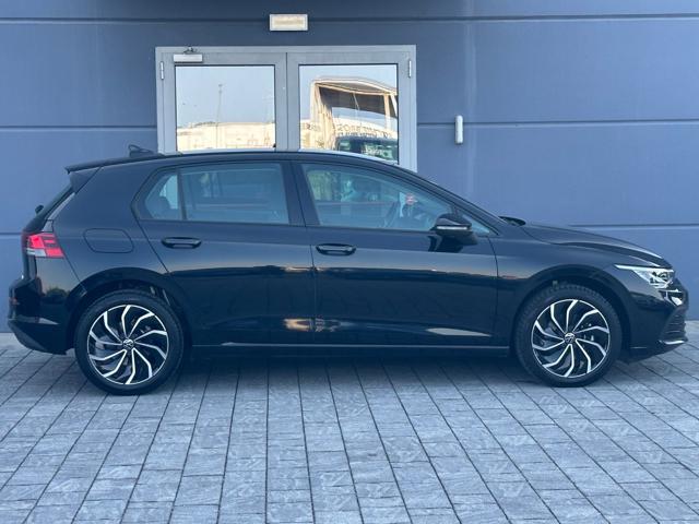 VOLKSWAGEN Golf usata, con Touch screen