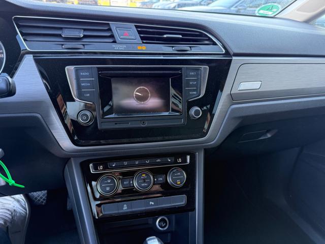 VOLKSWAGEN Touran usata, con Controllo automatico clima