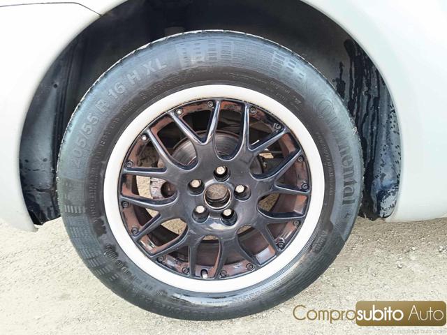 VOLKSWAGEN New Beetle usata 23