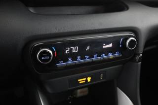 TOYOTA Yaris usata 8