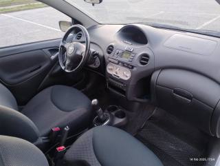 TOYOTA Yaris usata, con Autoradio