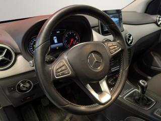 MERCEDES-BENZ B 180 usata, con Controllo automatico clima